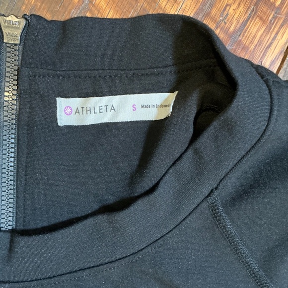 Athleta En Route Fit & Flare Black Dress Women’s Size Small Short Sleeve - Picture 4 of 9